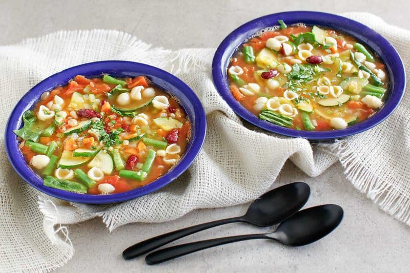 Master Olive Garden Minestrone: One-Pot Veggie-Packed Recipe